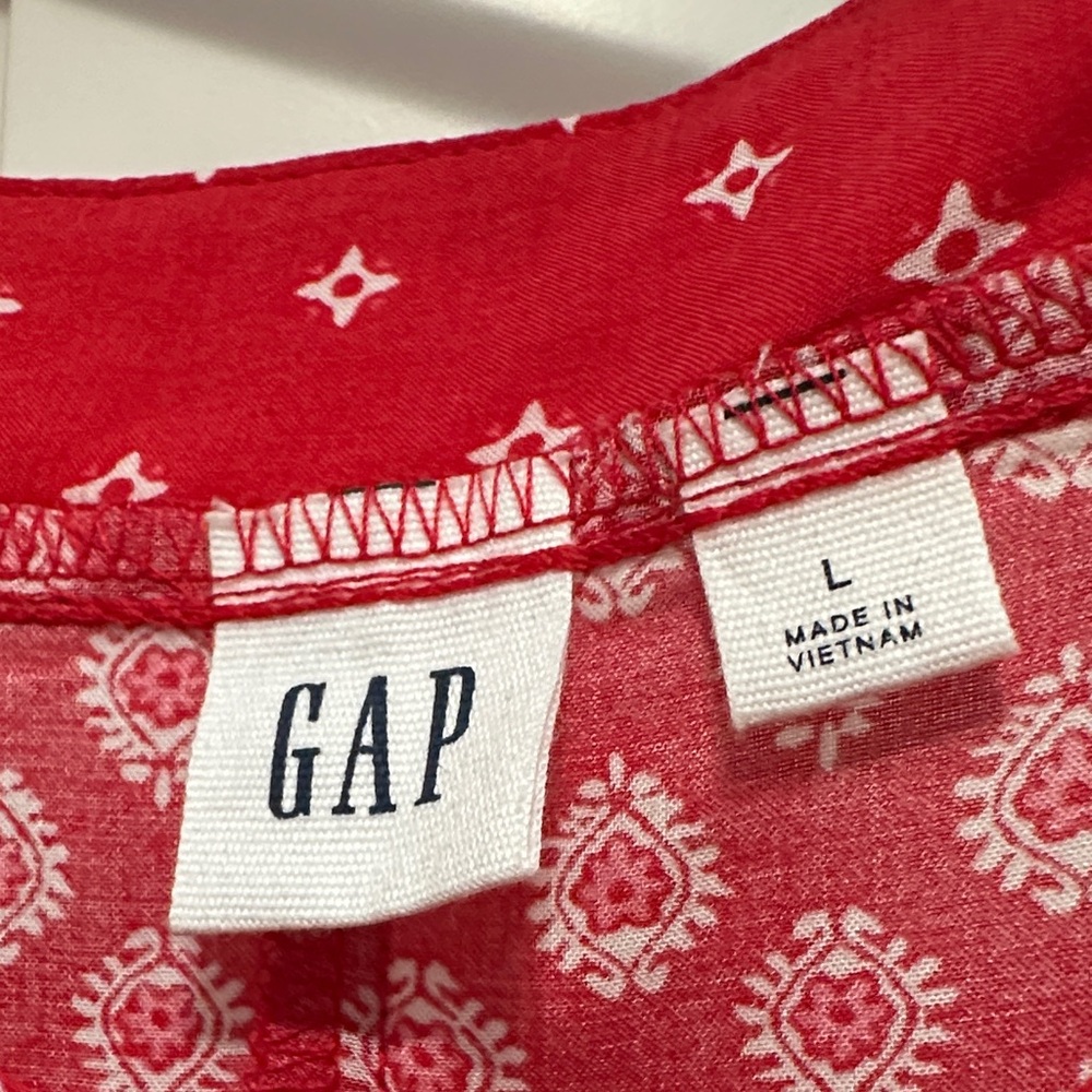 Red Patterned Women's Top - Picture 2 of 3